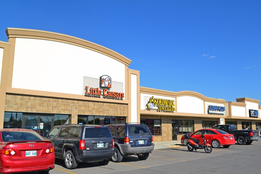 2136 Mcphillips St, Winnipeg, MB for lease - Building Photo - Image 3 of 3