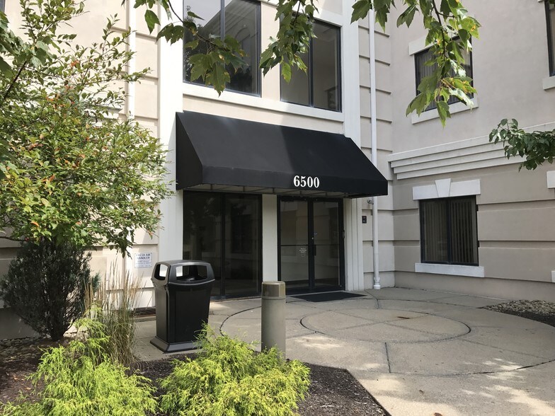 6500 Brooktree Rd, Wexford, PA à louer - Photo du bâtiment - Image 1 de 13