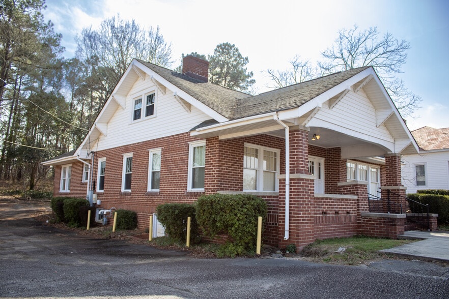 611 Carthage St, Sanford, NC for sale - Building Photo - Image 2 of 50