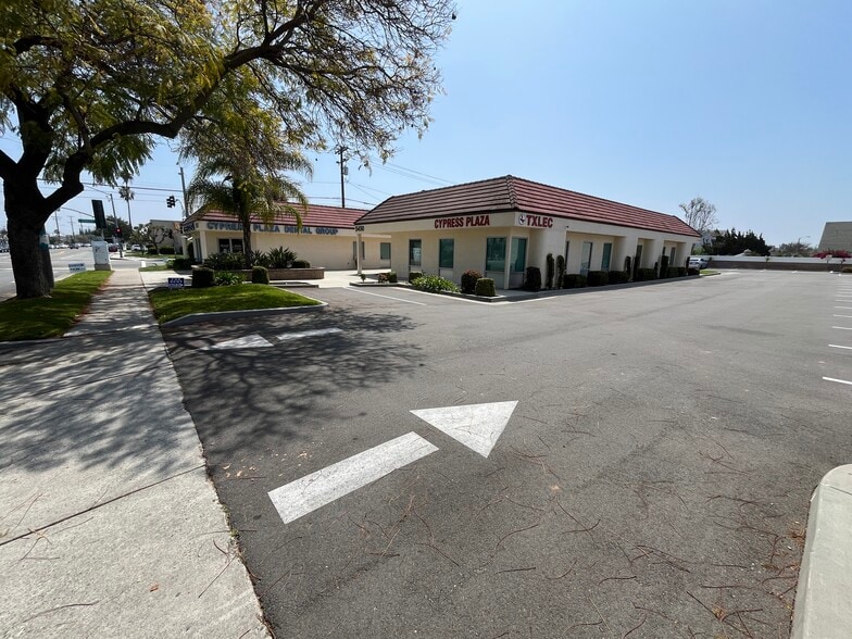 5470 Orange Ave, Cypress, CA for lease - Building Photo - Image 3 of 11