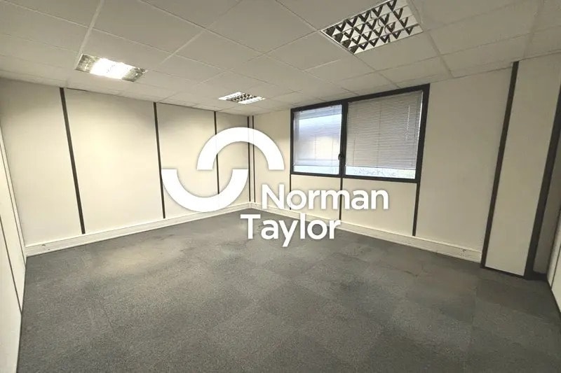 Flex in Montpellier for lease - Interior Photo - Image 3 of 5