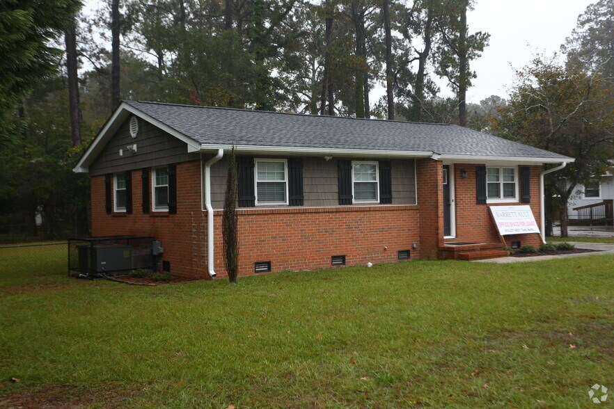 2005 Hope Mills Rd, Fayetteville, NC à louer - Photo principale - Image 1 de 4