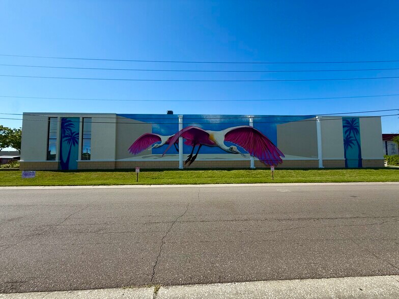 13246 38th St N, Clearwater, FL à louer - Photo du bâtiment - Image 2 de 13