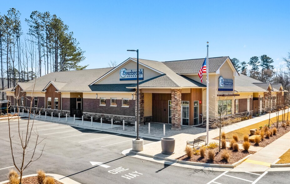 105 Inglesham Dr, Holly Springs, NC à vendre - Photo principale - Image 1 de 6