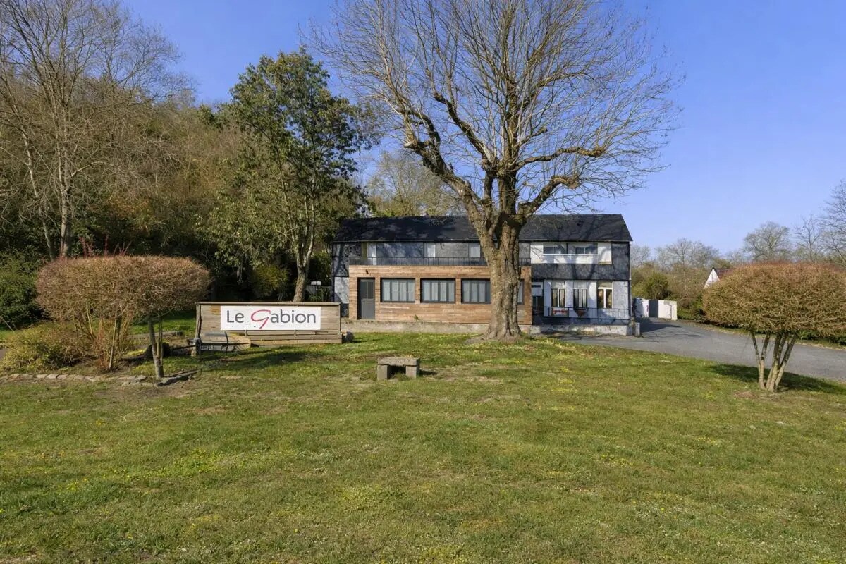 Local d'activités dans Sandouville à vendre Photo du bâtiment- Image 1 de 9