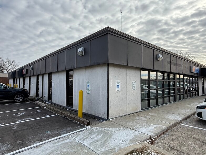 6514 Odana Rd, Madison, WI for lease - Building Photo - Image 2 of 13
