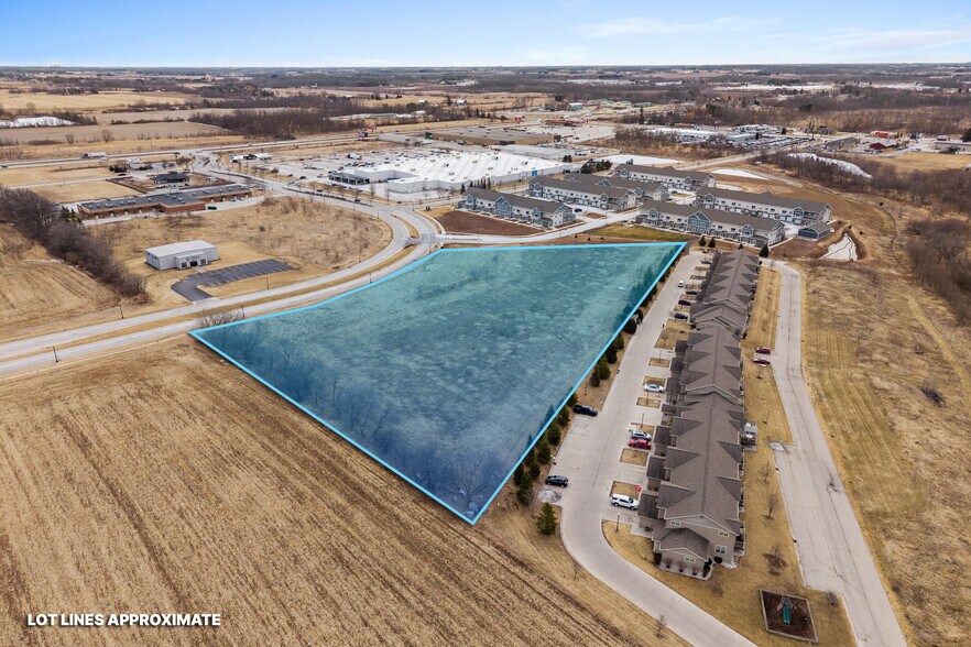 Lot 1 Kiley Way, Plymouth, WI à vendre - Photo du bâtiment - Image 1 de 11