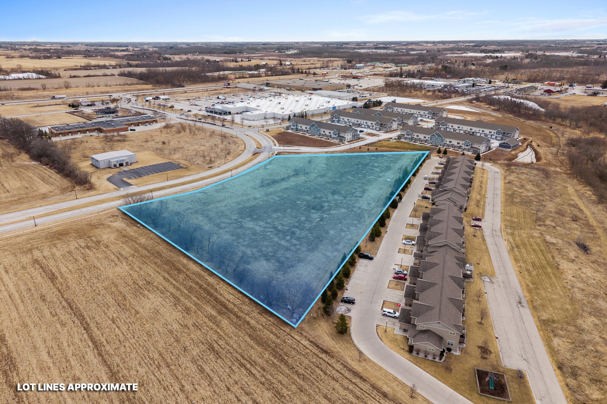 Lot 1 Kiley Way, Plymouth, WI à vendre Photo du bâtiment- Image 1 de 12