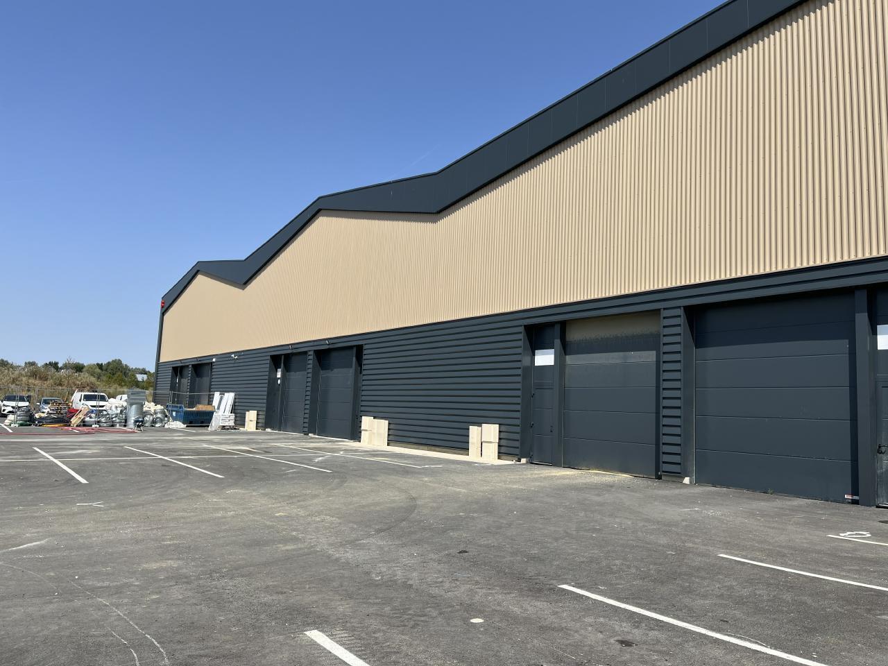 Flex in Moissy-Cramayel for sale Building Photo- Image 1 of 21