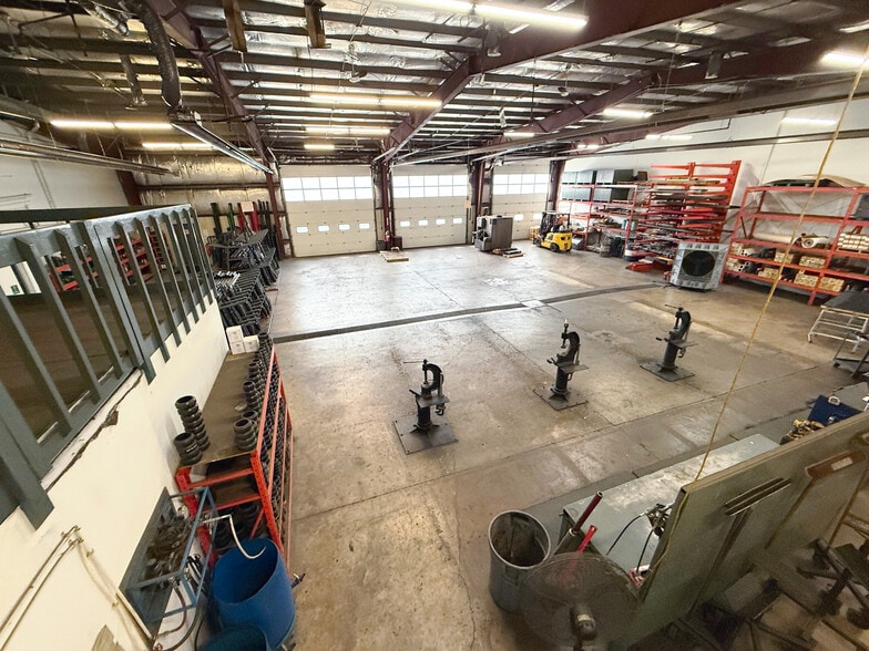 7836 49th Ave, Red Deer, AB for lease - Building Photo - Image 2 of 9