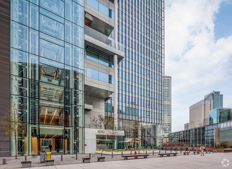 Place De La Défense, Courbevoie à louer - Photo du bâtiment - Image 2 de 4