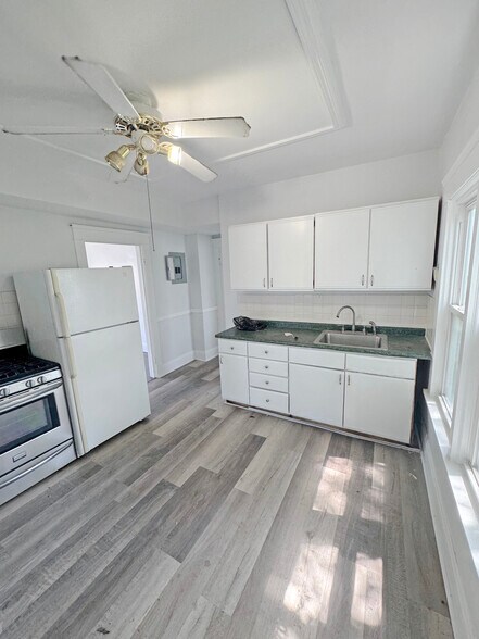 1156 Carl Ave, Cleveland, OH à vendre - Photo du bâtiment - Image 3 de 38