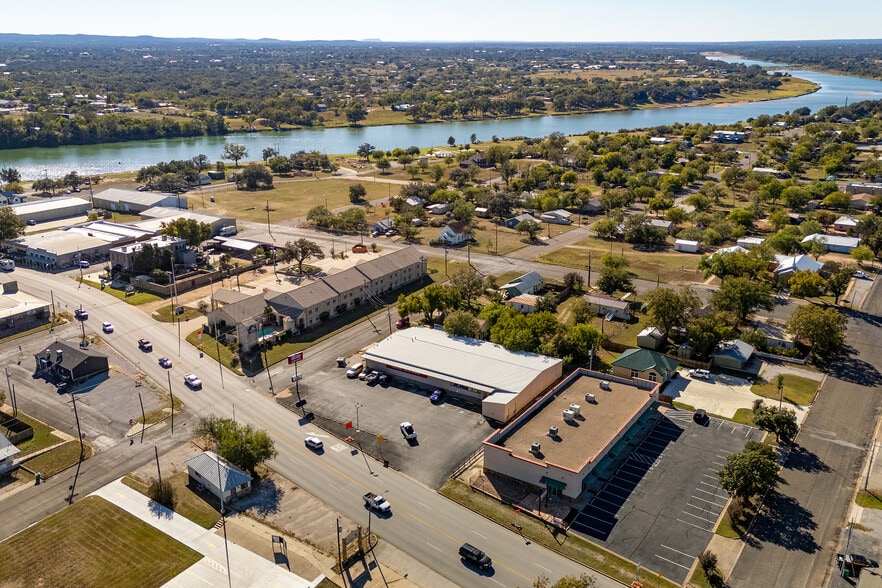 705 Bessemer Ave, Llano, TX for sale - Building Photo - Image 2 of 2