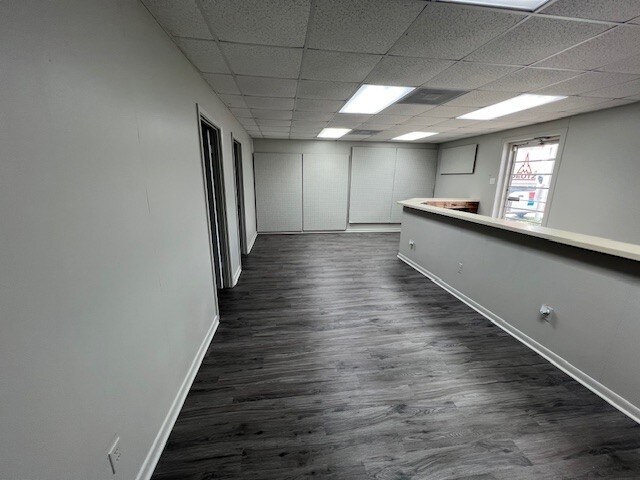 5562 Leopard St, Corpus Christi, TX à louer - Photo du bâtiment - Image 3 de 11