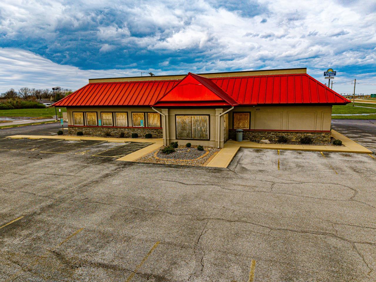 4111 Timberlake Dr, Pontoon Beach, IL for lease Primary Photo- Image 1 of 38