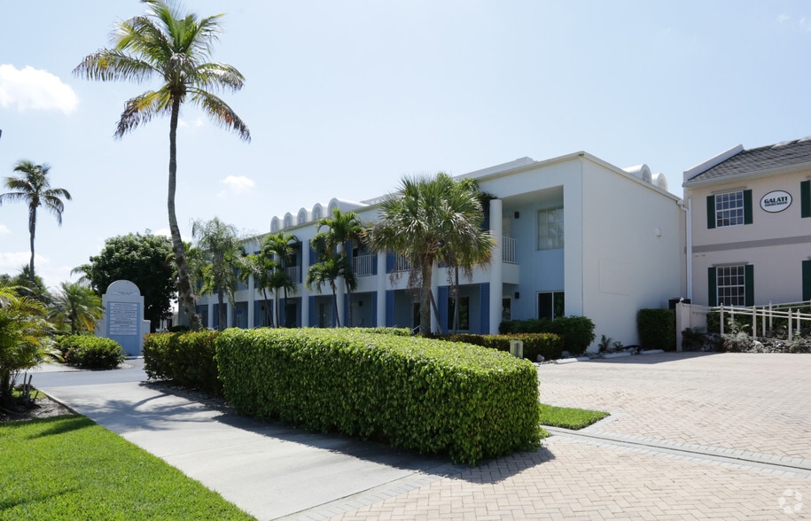 1020 8th Ave S, Naples, FL for lease - Building Photo - Image 3 of 9