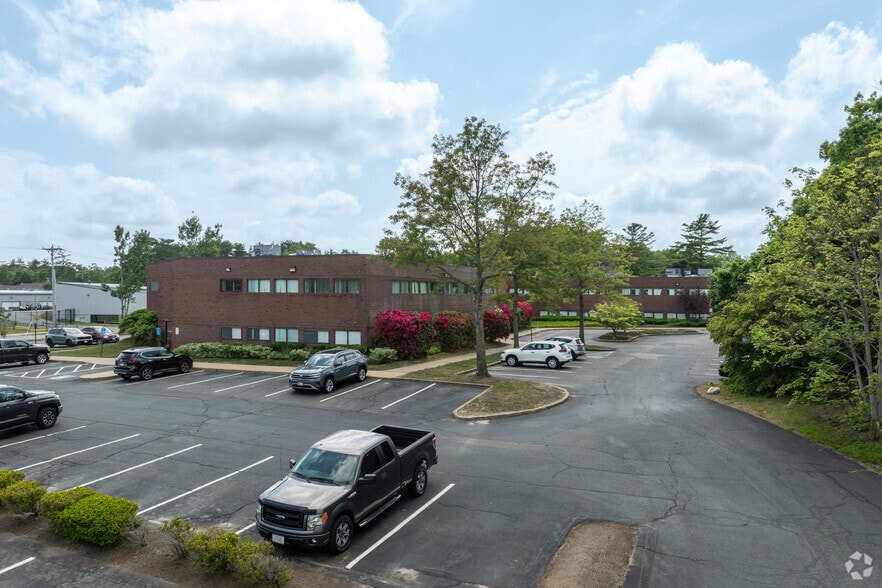 110 Long Pond Rd, Plymouth, MA for sale - Building Photo - Image 3 of 31