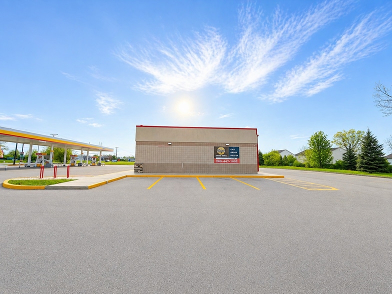 720 E Tillman Rd, Fort Wayne, IN à louer - Photo du bâtiment - Image 3 de 4