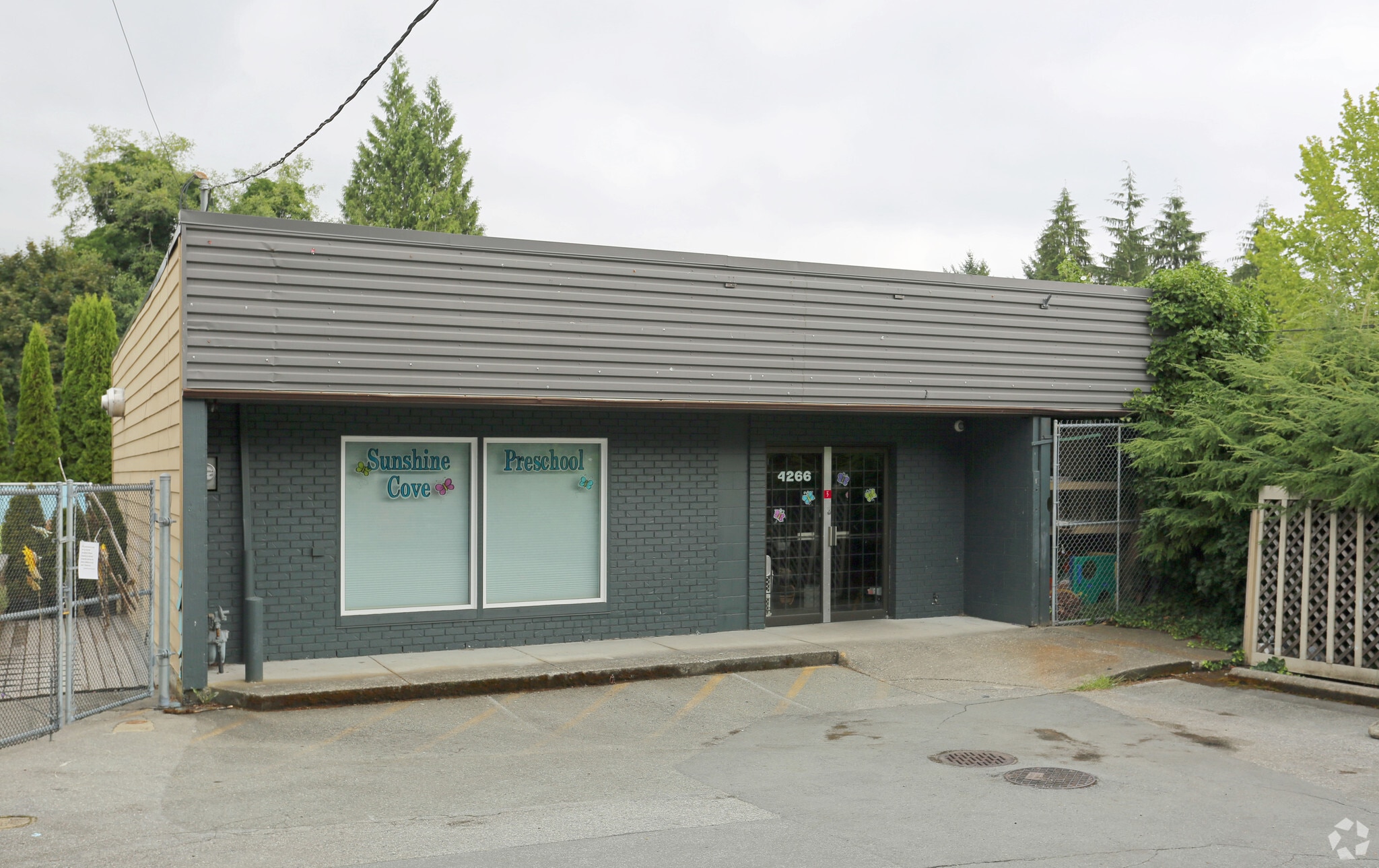 4266 Deep Cove Rd, North Vancouver District, BC à vendre Photo principale- Image 1 de 5