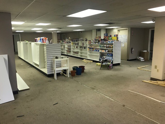 Plus de détails pour 5700-5716 Brookpark Rd, Cleveland, OH - Bureau à louer