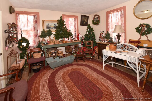 46 Tolland Green, Tolland, CT à vendre - Photo du bâtiment - Image 3 de 7