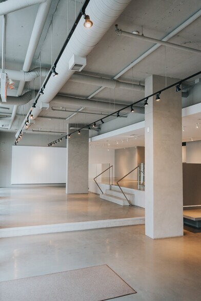 708 Main St, Vancouver, BC à vendre - Photo intérieure - Image 2 de 34