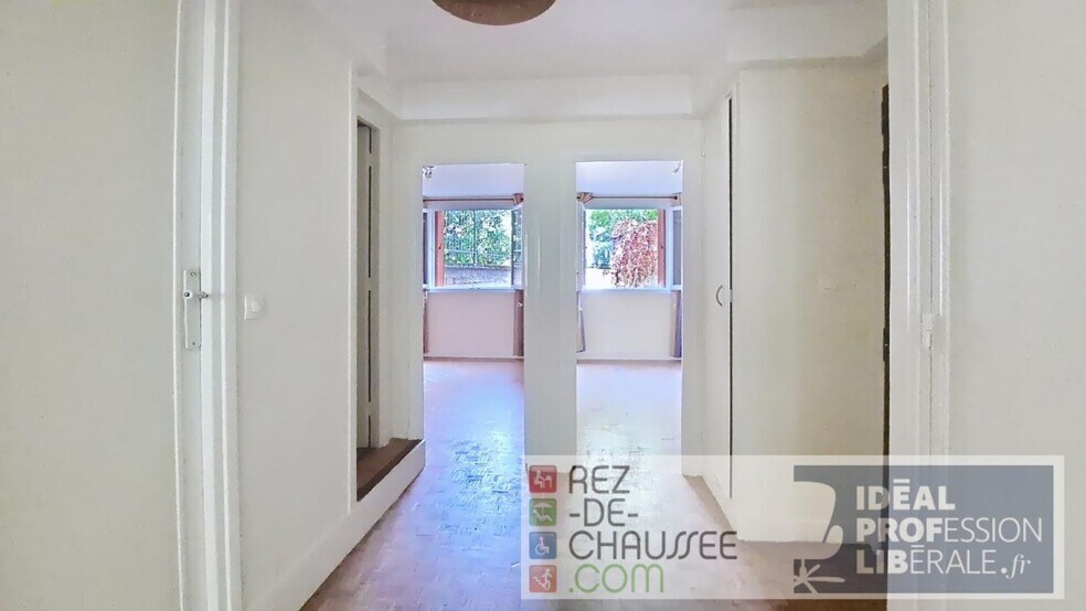 Bureau dans Montreuil à vendre - Photo du bâtiment - Image 2 de 14