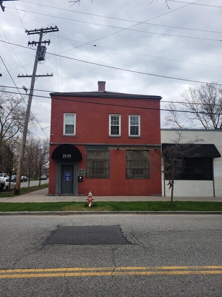 2135 Columbus Rd, Cleveland, OH à vendre - Photo du bâtiment - Image 3 de 13