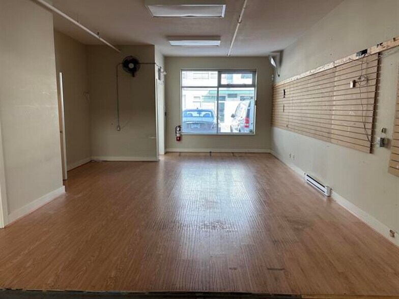 618 E Kent Av S, Vancouver, BC à louer - Photo du bâtiment - Image 2 de 11