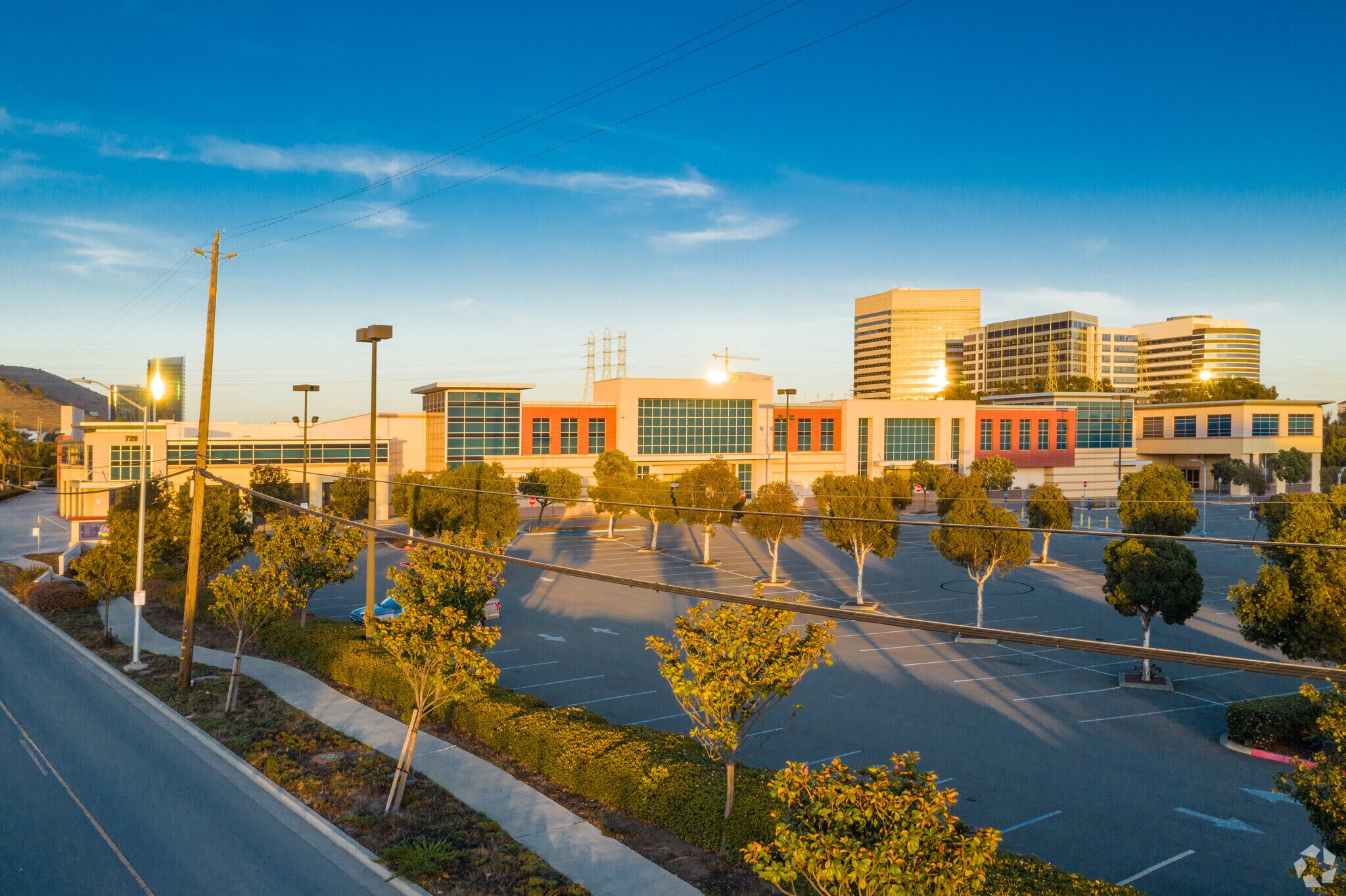 720 Dubuque Ave, South San Francisco, CA for lease Primary Photo- Image 1 of 10