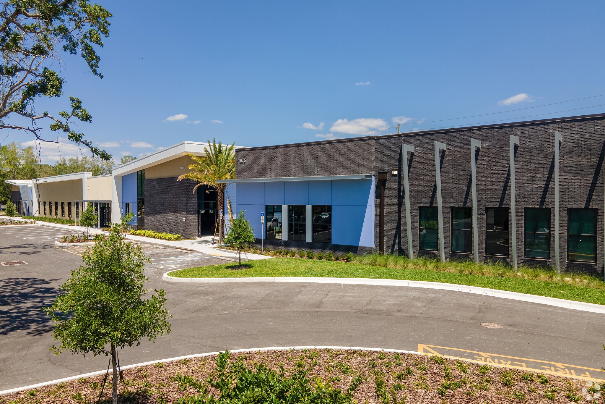 1675 W Broadway St, Oviedo, FL for lease Primary Photo- Image 1 of 8