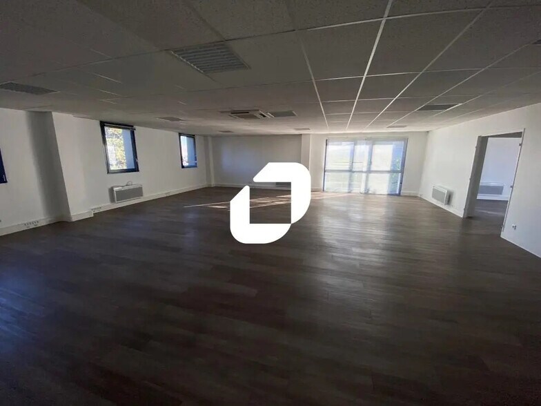 Bureau dans VILLENEUVE-D'ASCQ à louer - Photo intérieure - Image 2 de 4