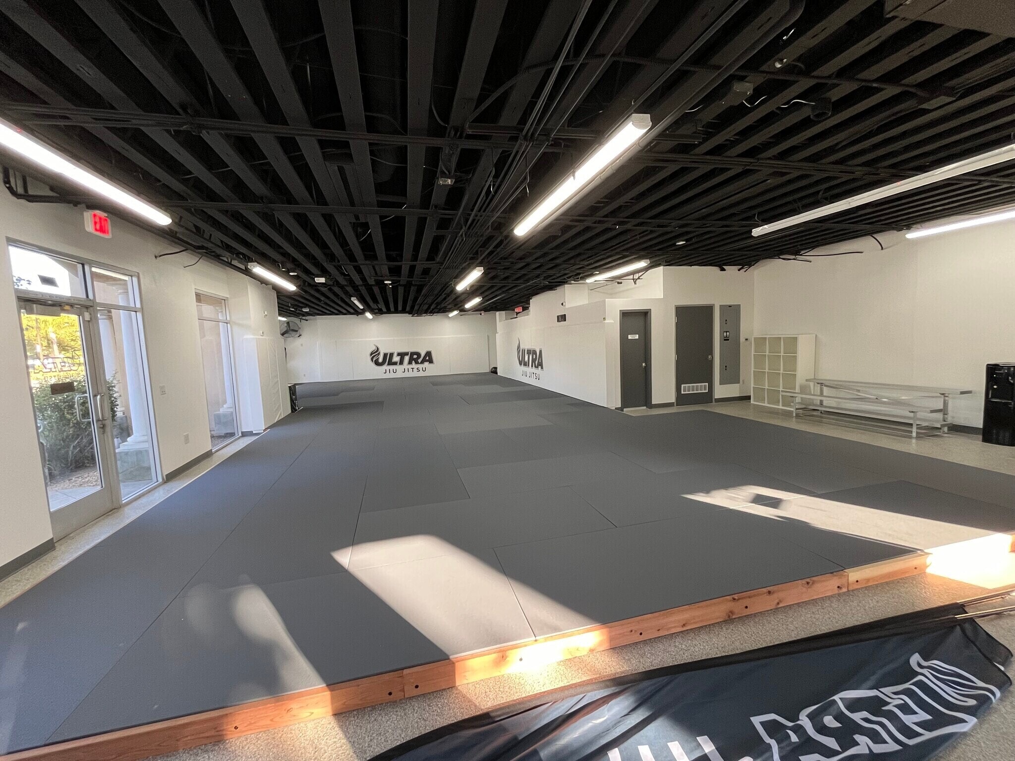 23333 Cinema Dr, Santa Clarita, CA for lease Interior Photo- Image 1 of 4