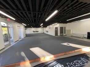 23333 Cinema Dr, Santa Clarita, CA for lease Interior Photo- Image 1 of 4