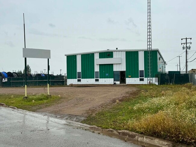 Plus de détails pour 5104 42 Av, Lloydminster, SK - Bureau à louer