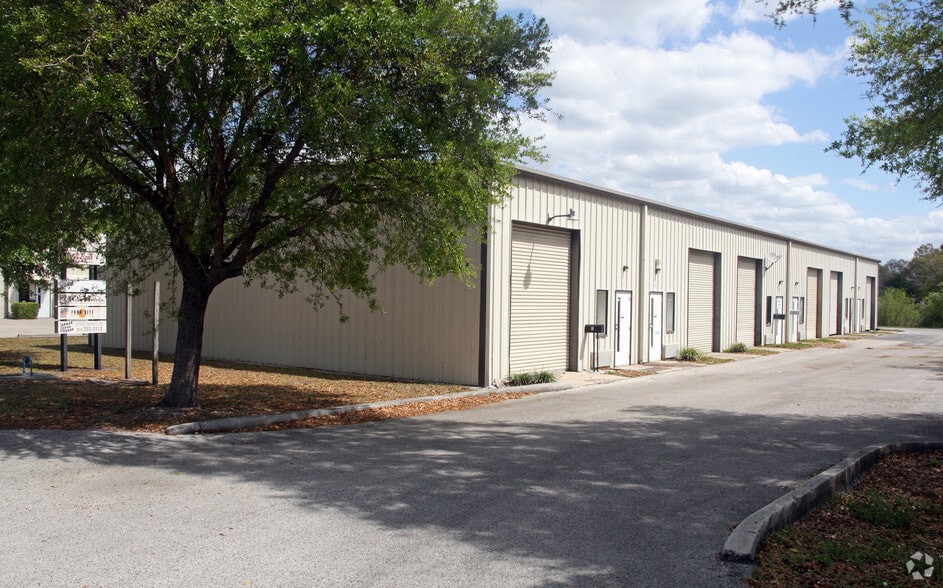 808 Woodrow Wilson St, Plant City, FL for lease - Building Photo - Image 3 of 7