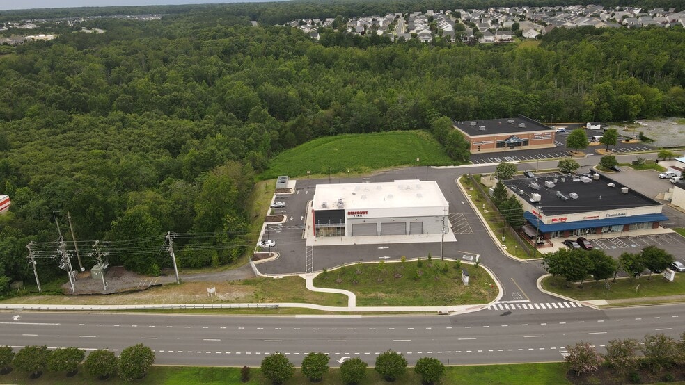 10034 Patriot Hwy, Fredericksburg, VA à vendre - Photo du bâtiment - Image 2 de 6