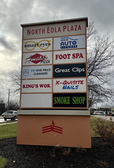 3150 N Aurora Rd, Aurora, IL for lease - Building Photo - Image 2 of 6