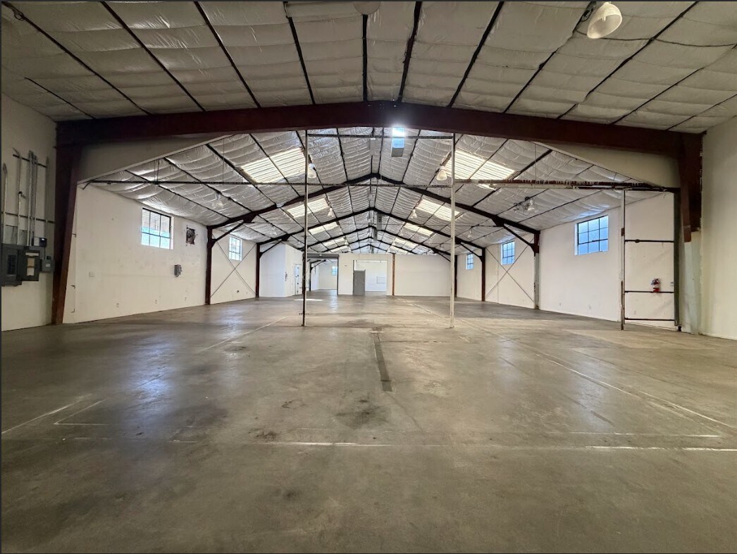 1989 Blake Ave, Los Angeles, CA for lease Interior Photo- Image 1 of 15