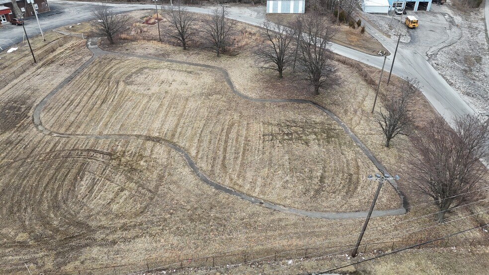 51 Airport Rd, Hardinsburg, KY à vendre - Photo du bâtiment - Image 3 de 30