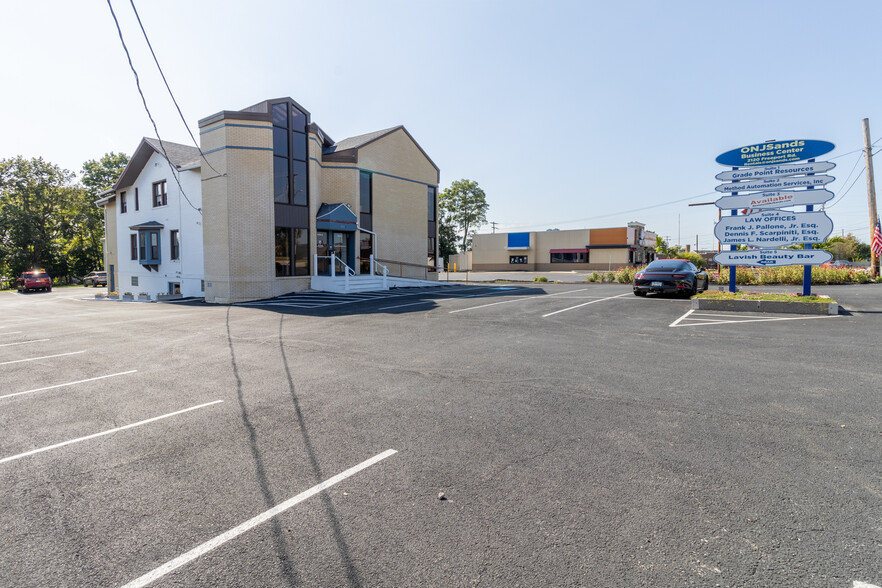 2120 Freeport Rd, New Kensington, PA for lease - Building Photo - Image 3 of 39