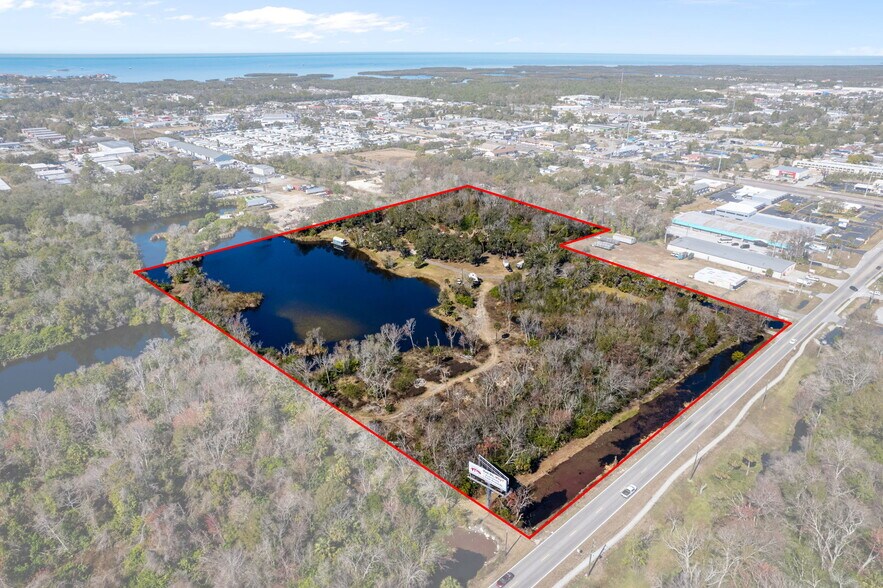 8301 Congress St, Port Richey, FL à vendre - Photo du bâtiment - Image 2 de 98