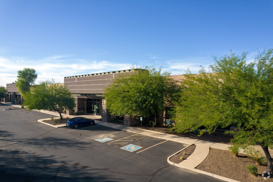 9105 E Del Camino Dr, Scottsdale, AZ for lease - Building Photo - Image 1 of 10