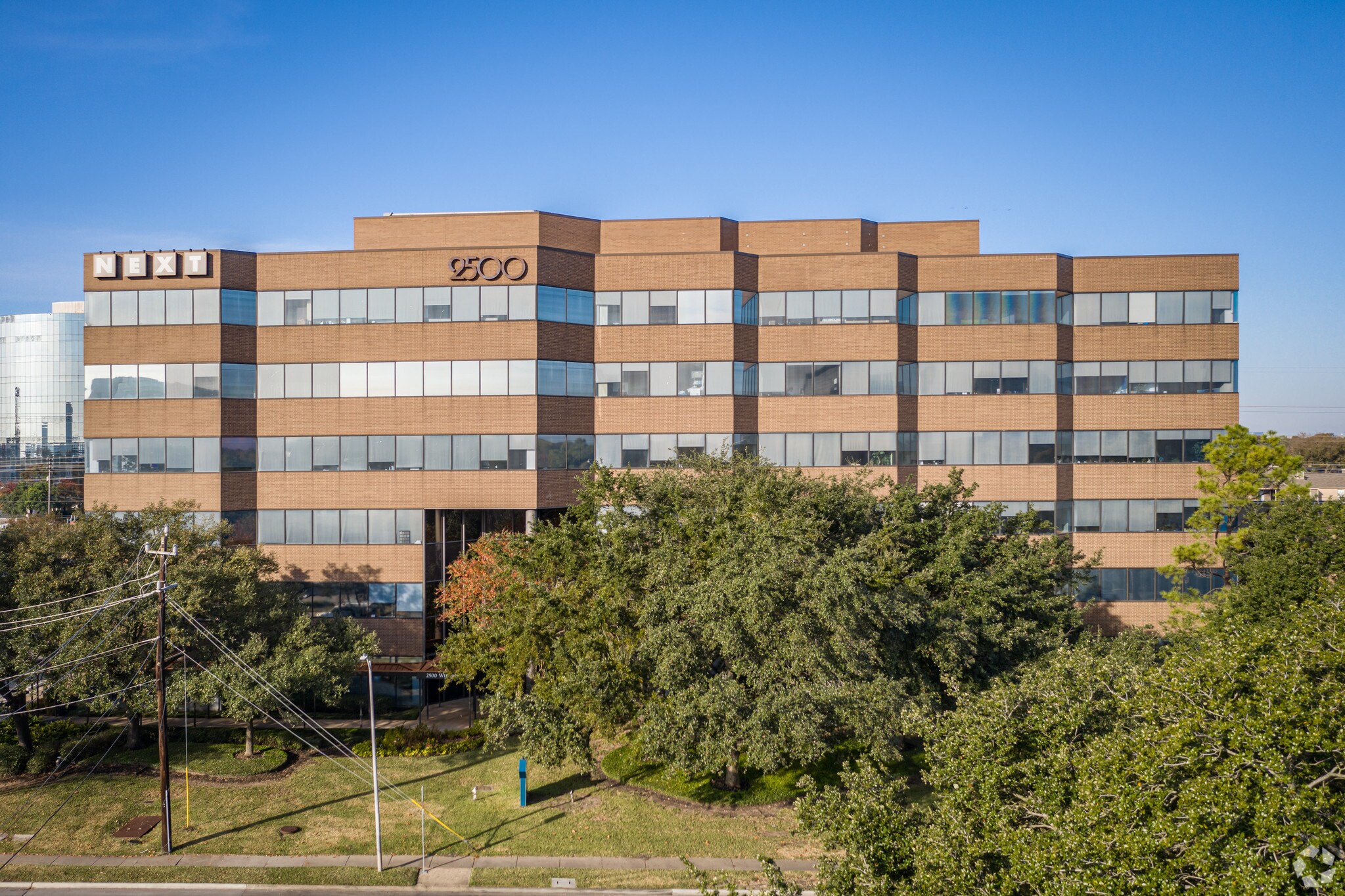 2500 Wilcrest Dr, Houston, TX à louer Photo du bâtiment- Image 1 de 5