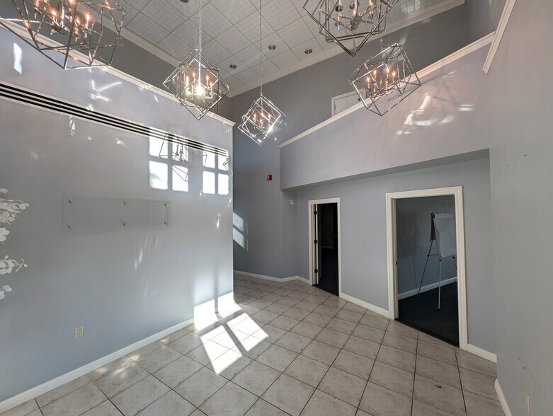 1991 74th Ave, Vero Beach, FL à louer - Photo du bâtiment - Image 2 de 10