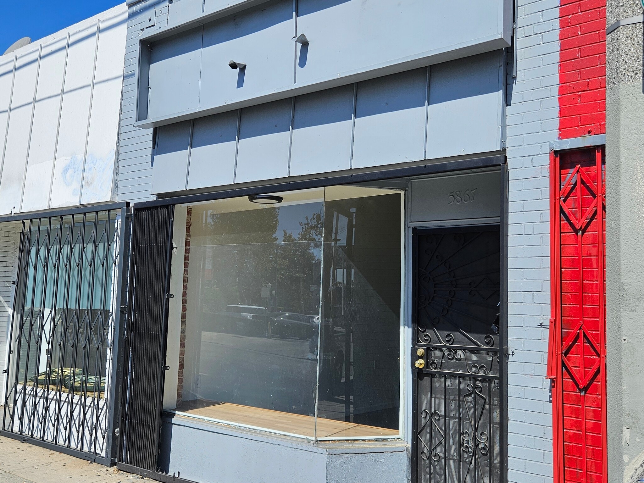 5865-5871 Melrose Ave, Los Angeles, CA for lease Interior Photo- Image 1 of 9