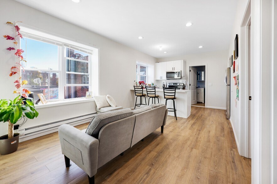 5-13 Academy St, Poughkeepsie, NY à vendre - Photo du bâtiment - Image 2 de 9