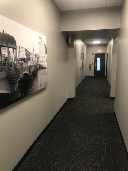 333 N Randall Rd, St Charles, IL à louer - Photo intérieure - Image 3 de 5