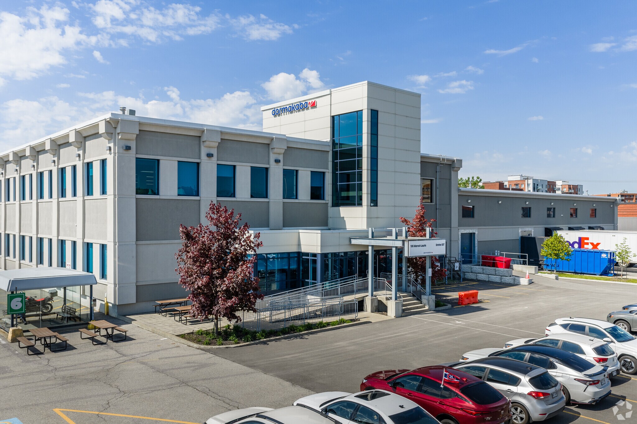101-105 Marcel-Laurin, Montréal, QC for lease Primary Photo- Image 1 of 5