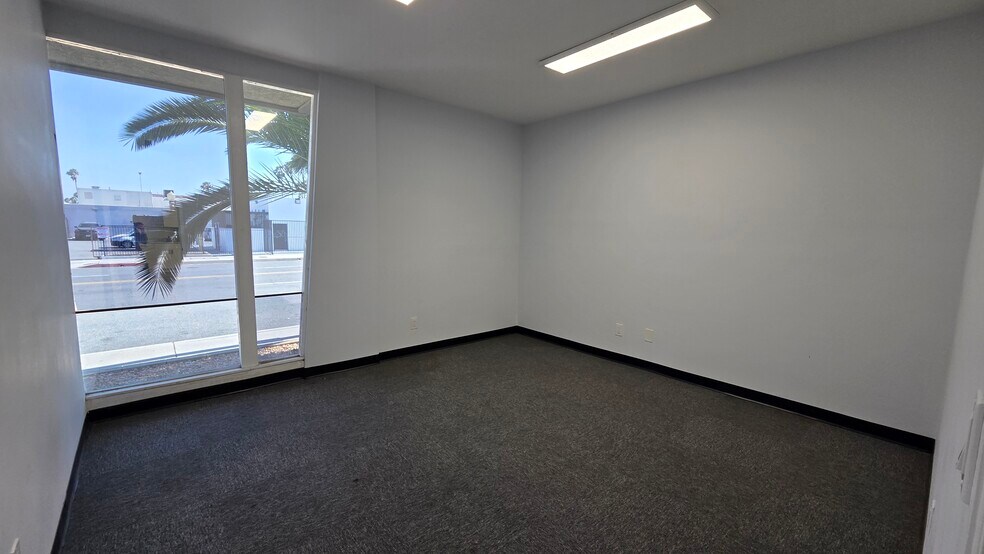 370 W 6th St, San Bernardino, CA à louer - Photo intérieure - Image 2 de 36